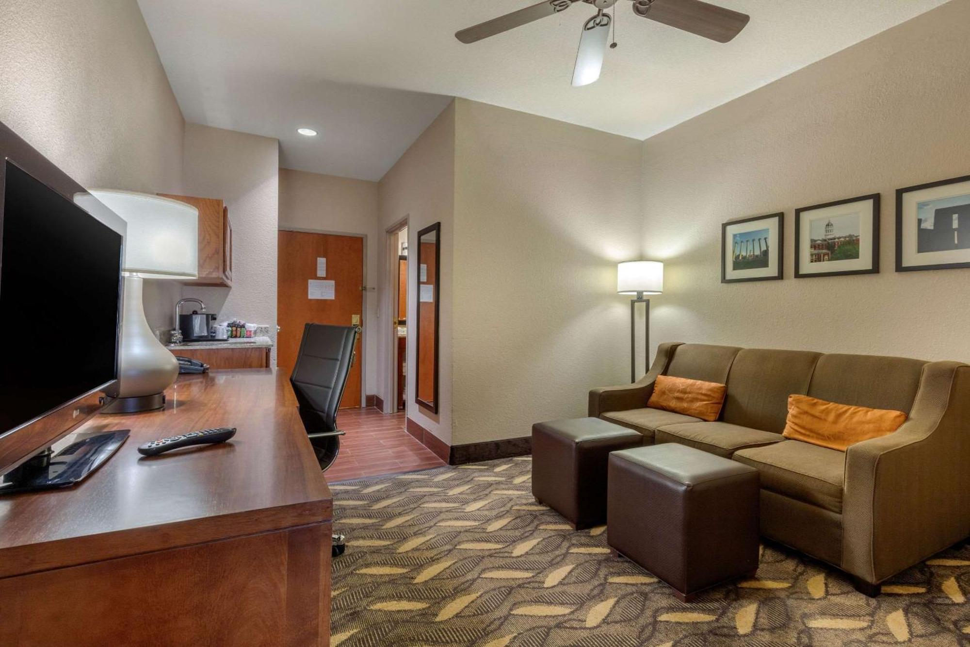 Comfort Suites Rolla Exterior photo