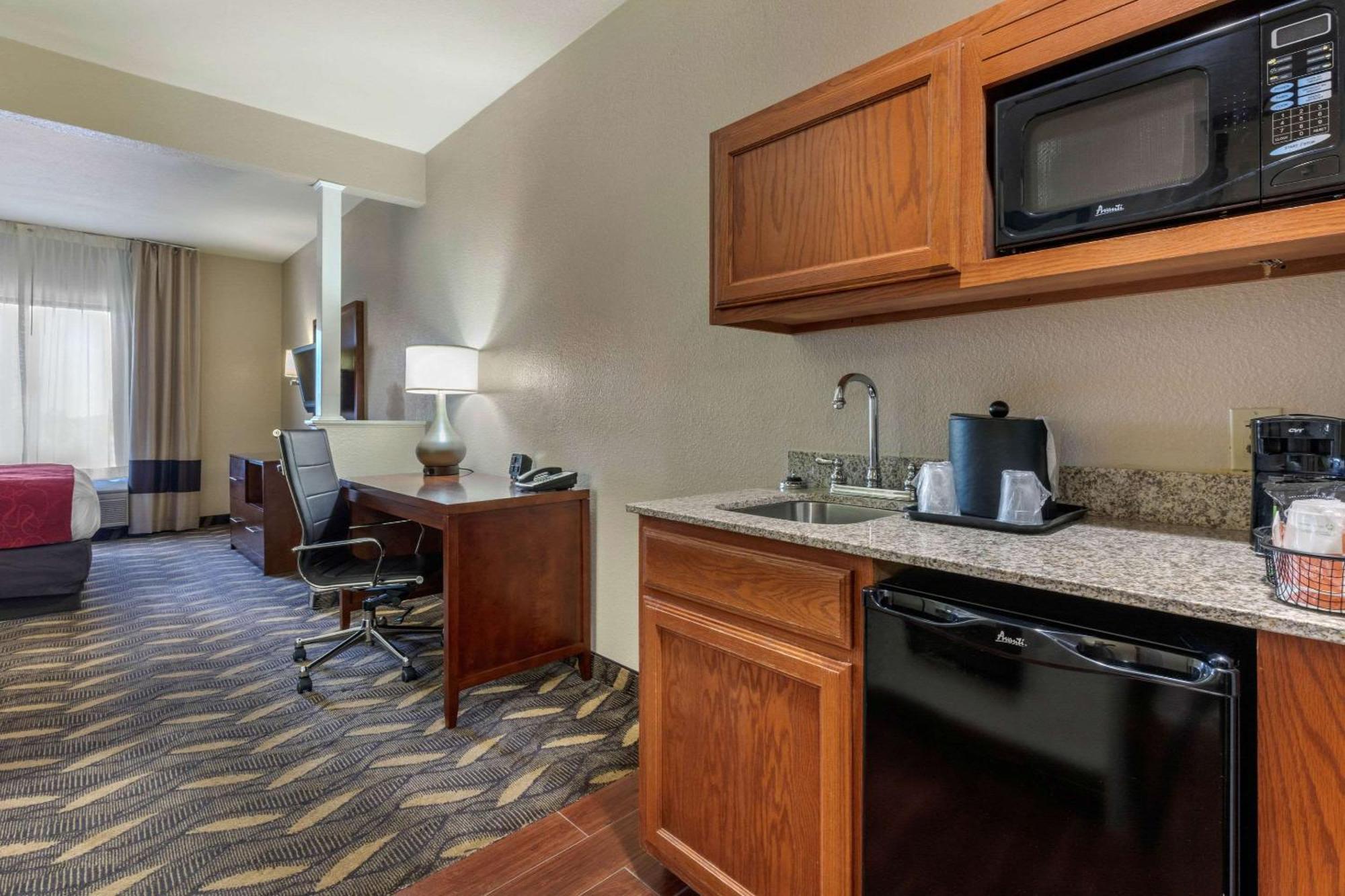 Comfort Suites Rolla Exterior photo